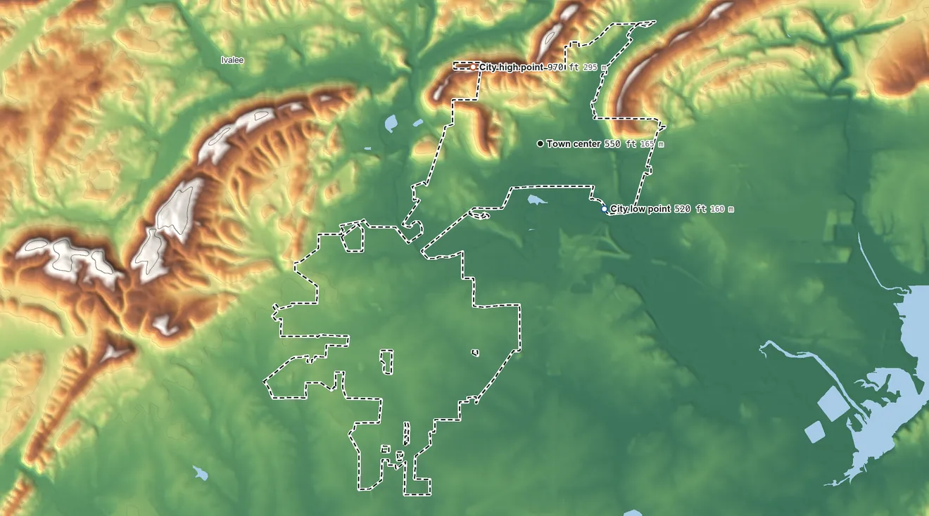 Topographic elevation map of Attalla, Alabama, shaded from 520 ft on the southeast side to 970 ft on the northwest side