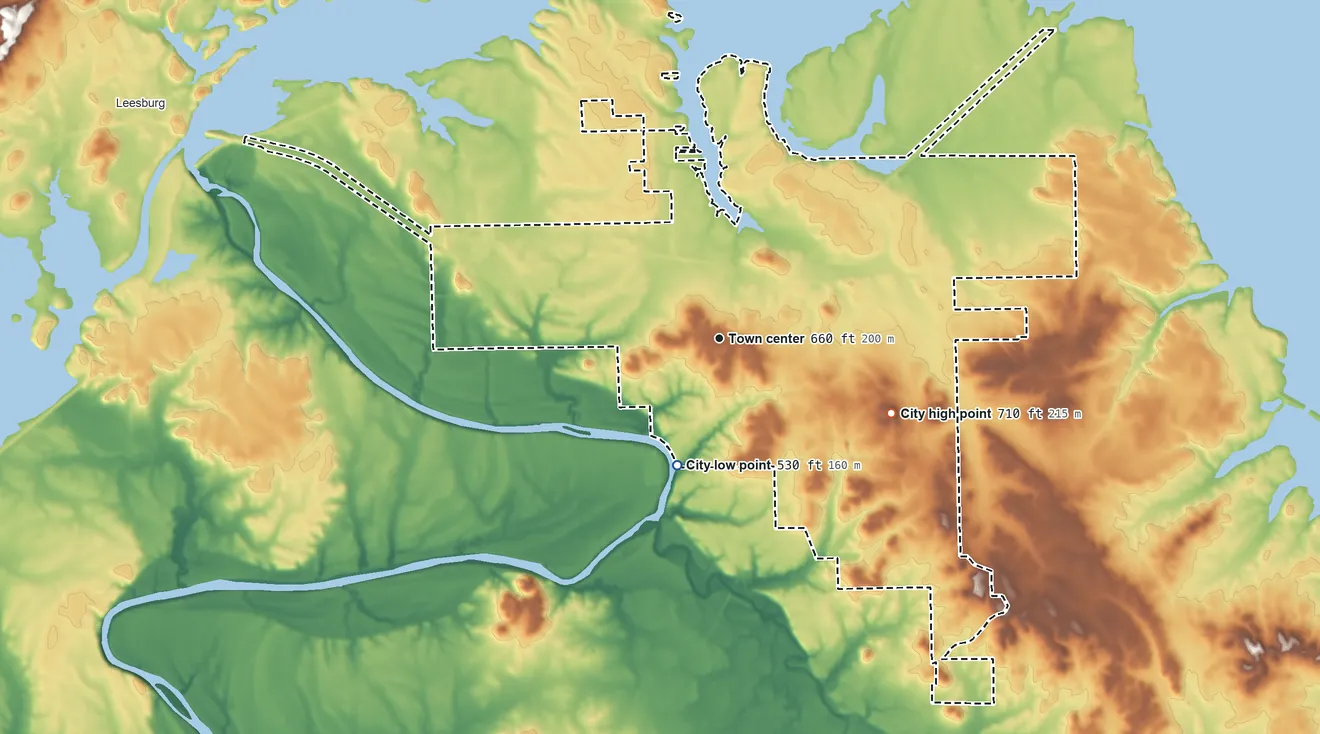 Topographic elevation map of Centre, Alabama, shaded from 530 ft on the south side to 710 ft on the southeast side