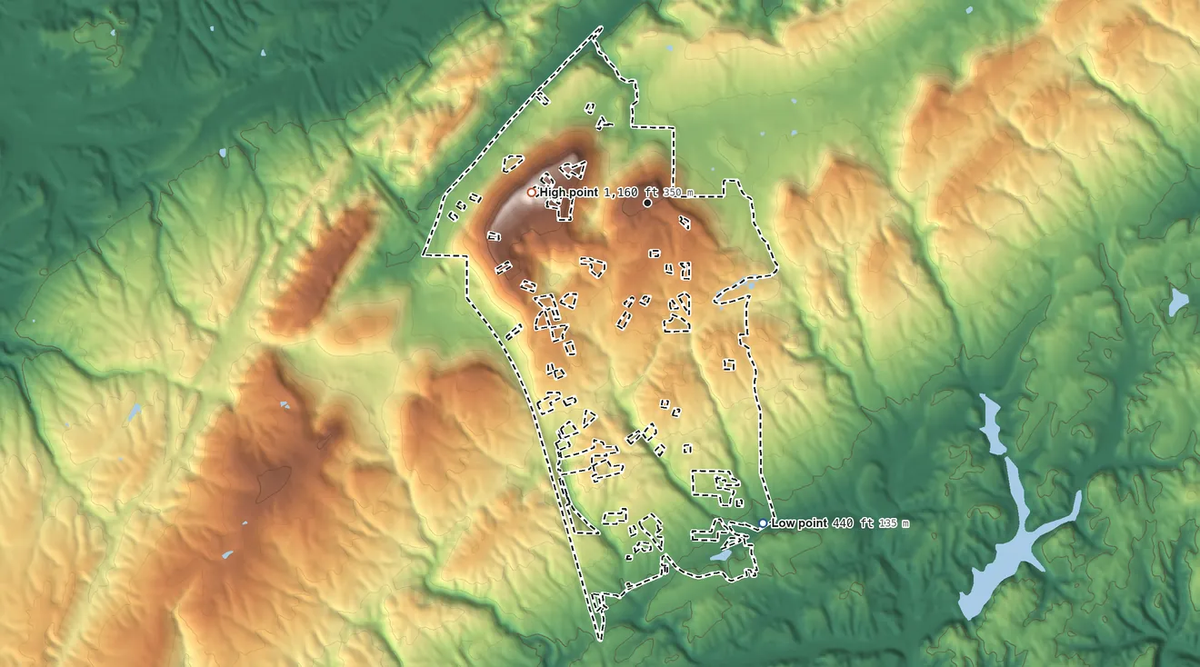 Topographic elevation map of Smoke Rise, Alabama, shaded from 440 ft on the south side to 1,160 ft on Bryant Mountain