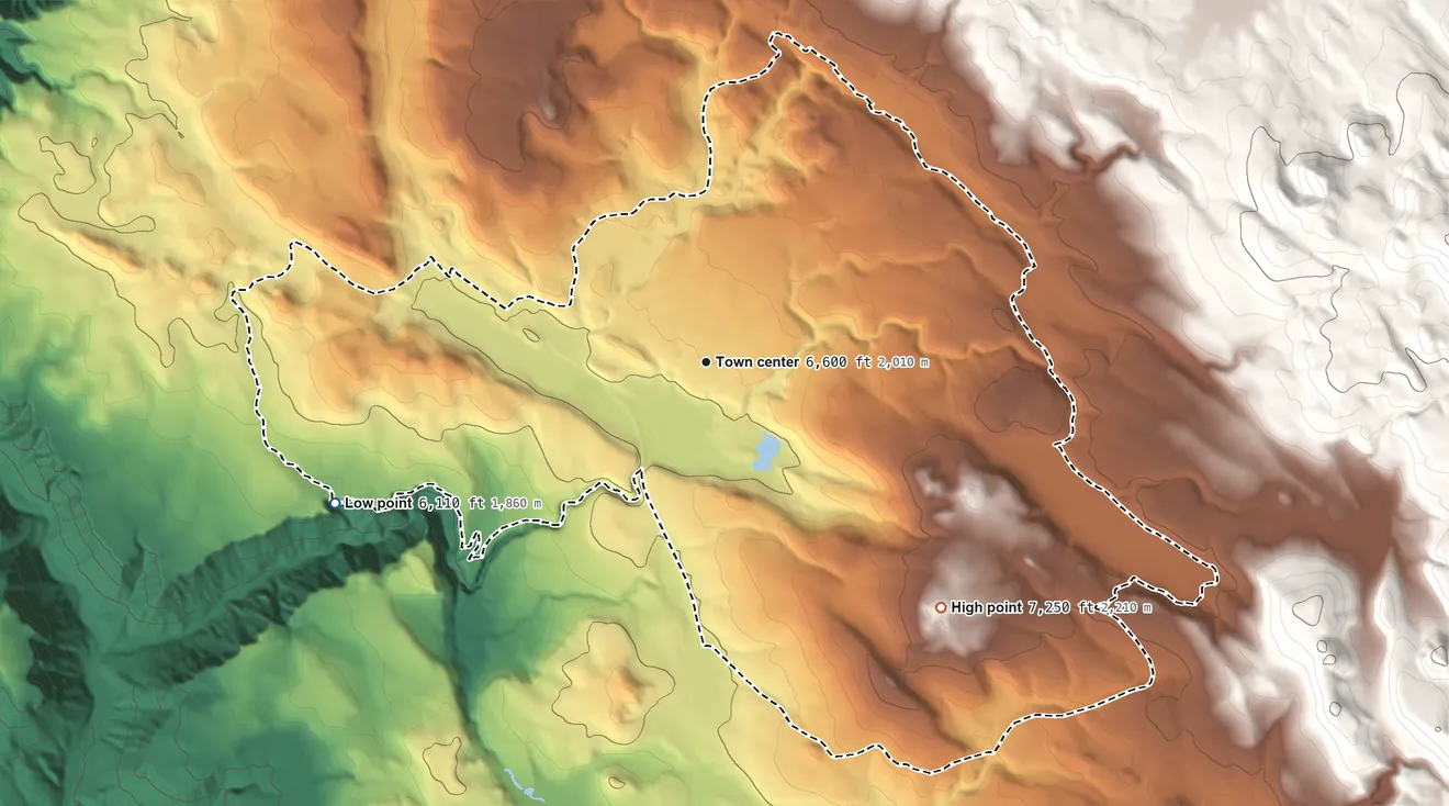 Topographic elevation map of Munds Park, Arizona, shaded from 6,110 ft on the west side to 7,250 ft on T-Six Mountain