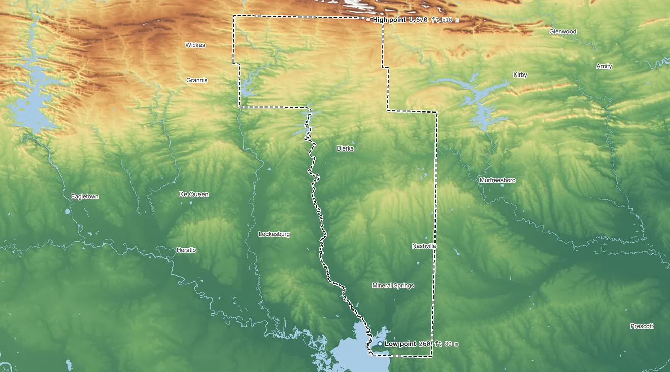 Topographic elevation map of Howard County, Arkansas, shaded from 260 ft on the south side to 1,670 ft on Big Tom Mountain