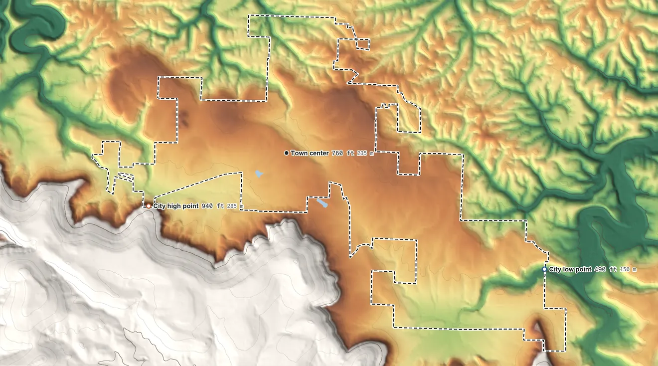Topographic elevation map of Mountain View, Arkansas, shaded from 490 ft on the southeast side to 940 ft at the foot of the Blue Mountain