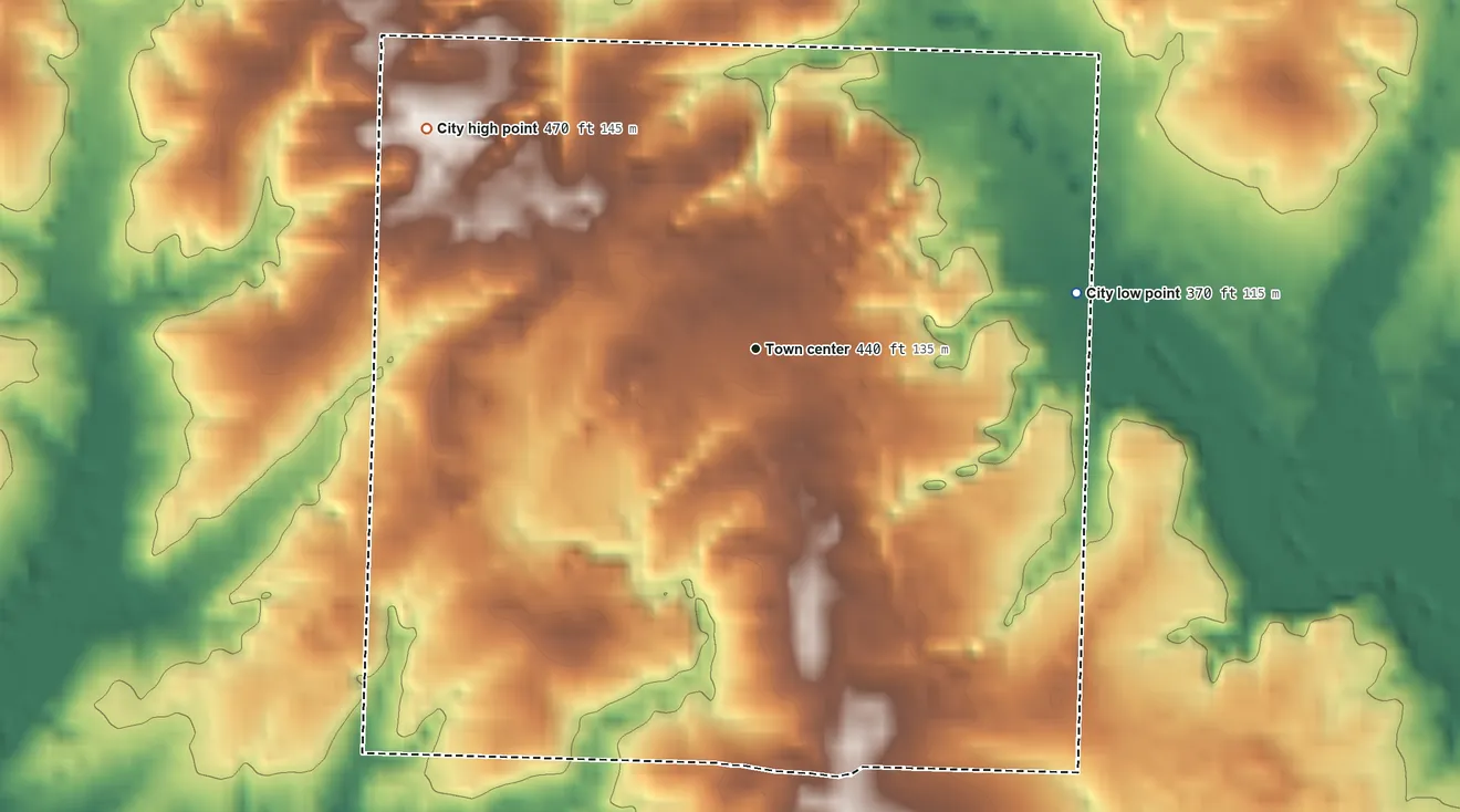 Topographic elevation map of Washington, Arkansas, shaded from 370 ft on the east side to 470 ft on the northwest side