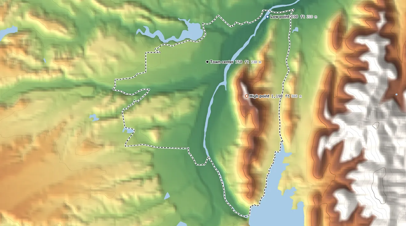 Topographic elevation map of Elk Creek, California, shaded from 690 ft on the northeast side to 1,190 ft on Elk Creek Butte