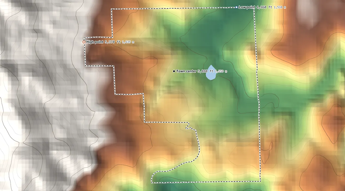 Topographic elevation map of Fish Camp, California, shaded from 4,960 ft on the northeast side to 5,370 ft at the foot of the Chowchilla Mountains