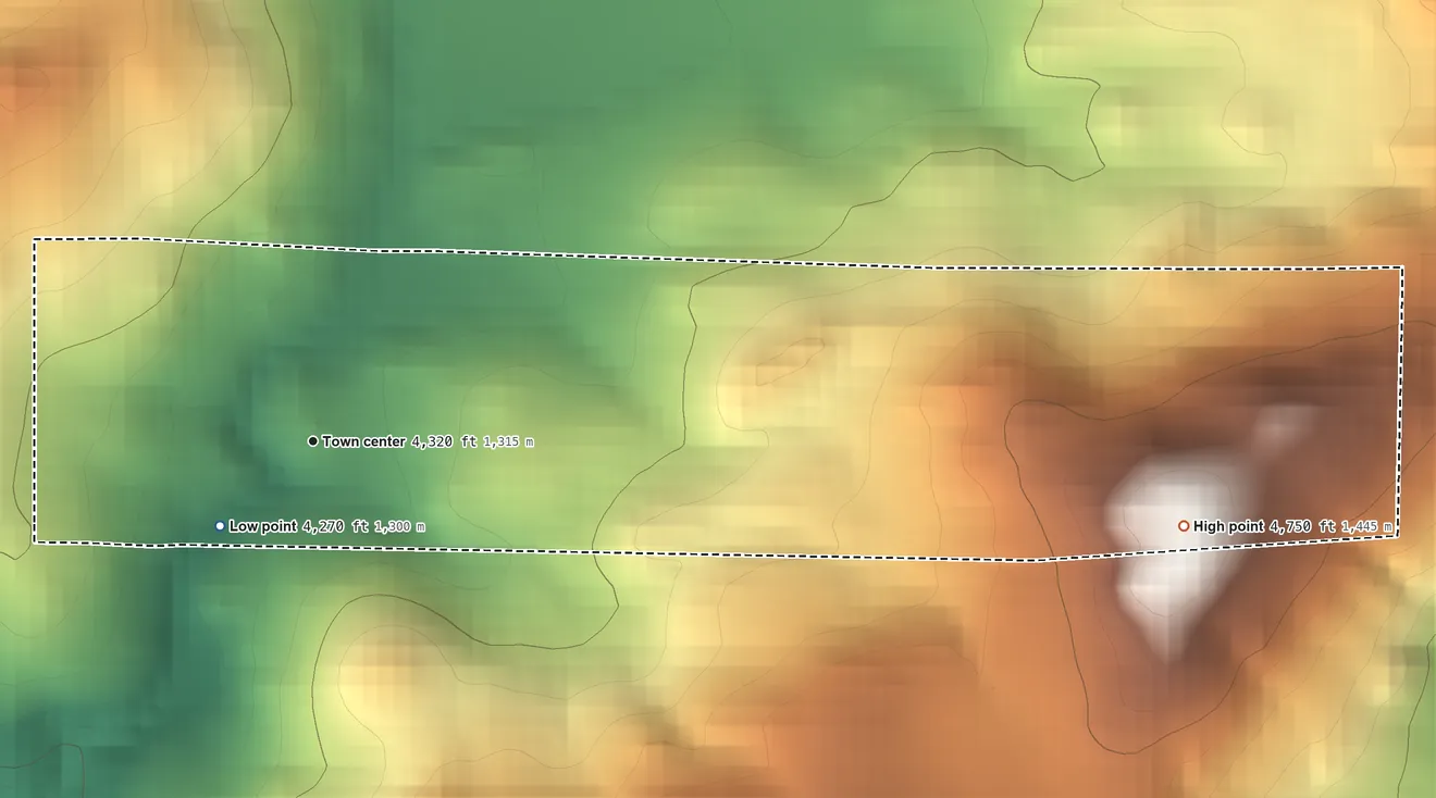 Topographic elevation map of Foresta, California, shaded from 4,270 ft near the middle to 4,750 ft at the foot of the Chowchilla Mountains