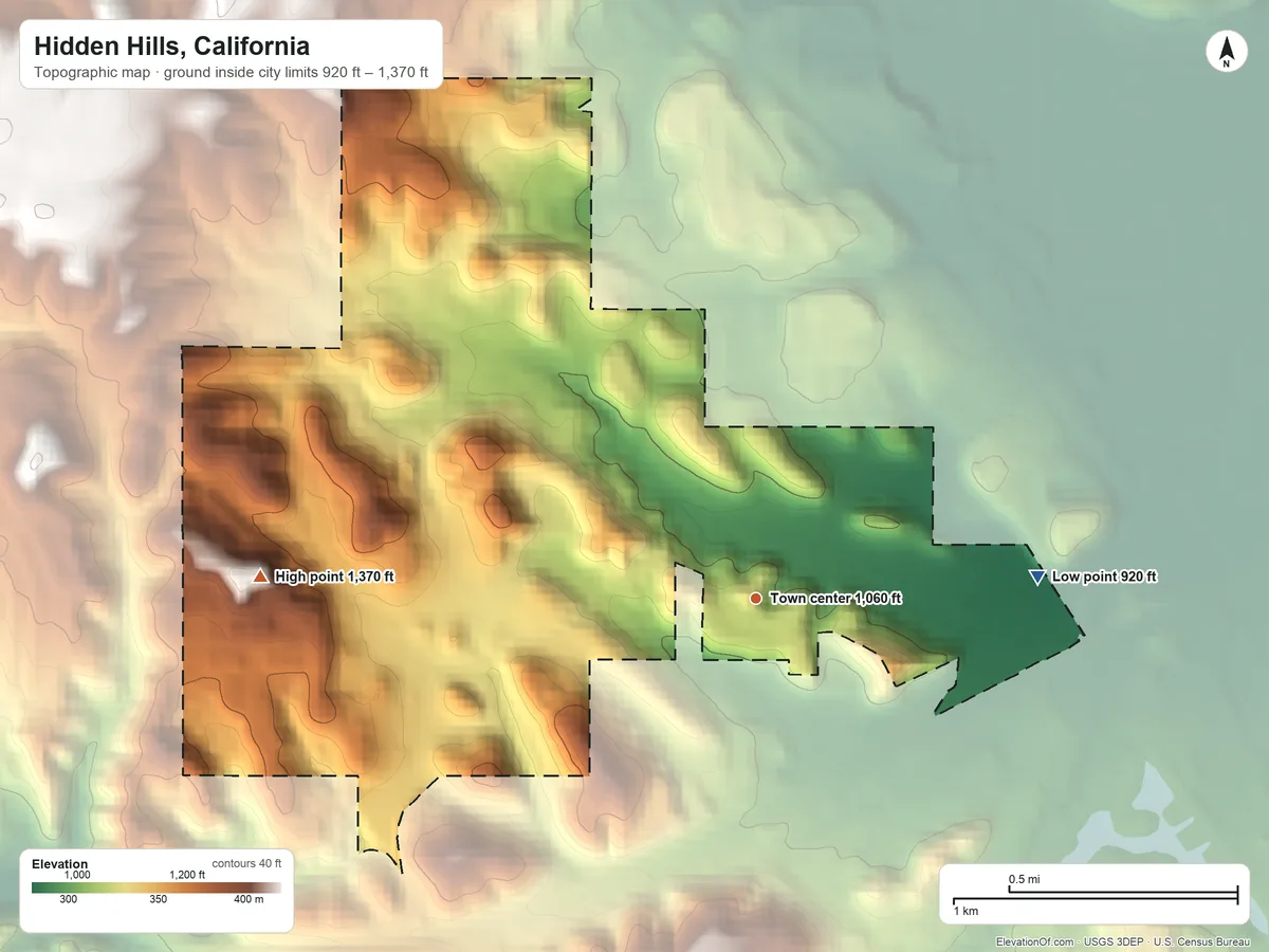 Topographic elevation map of Hidden Hills, California, shaded from 920 ft on the east side to 1,370 ft at the foot of the Simi Hills