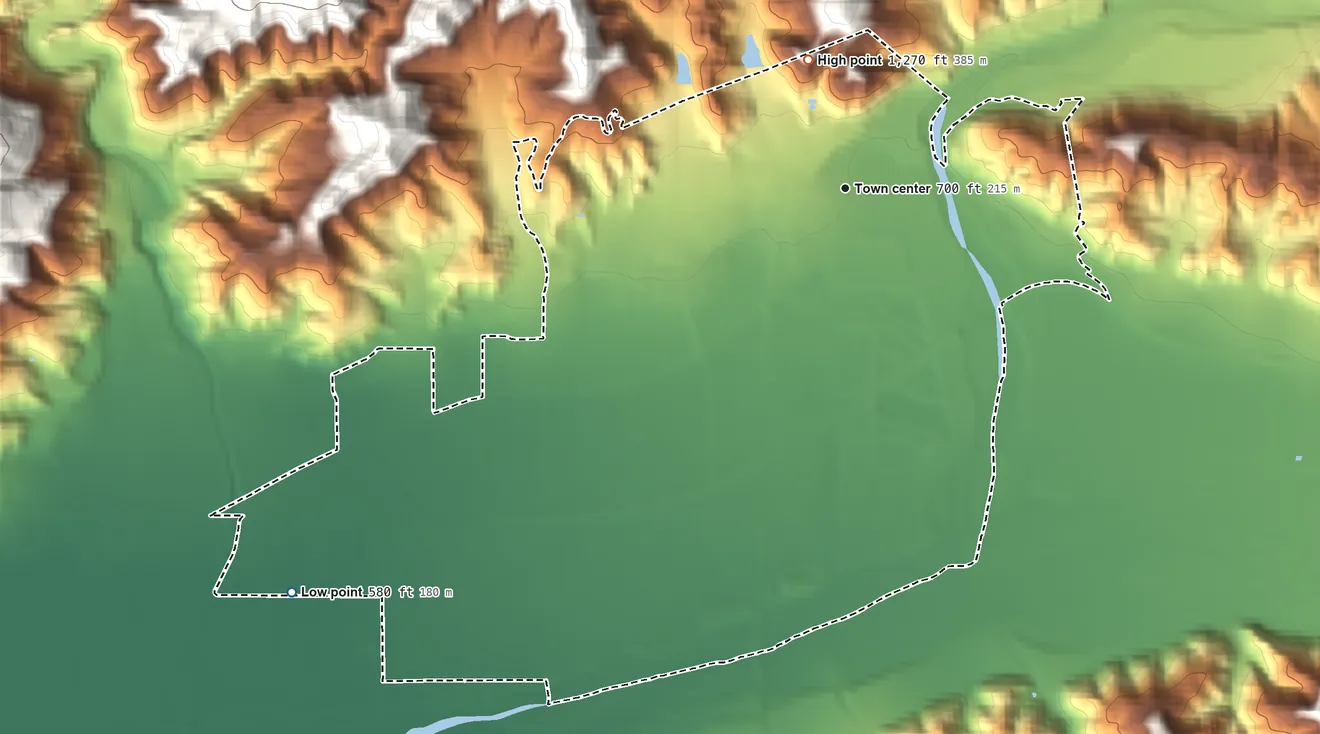 Topographic elevation map of Piru, California, shaded from 580 ft on the southwest side to 1,270 ft at the foot of the Santa Susana Mountains