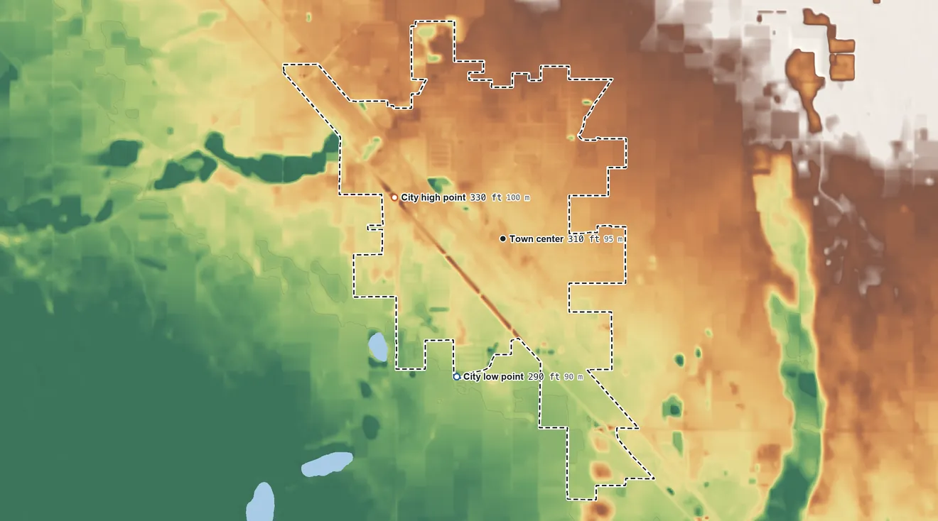 Topographic elevation map of Selma, California, shaded from 290 ft on the south side to 330 ft on the west side