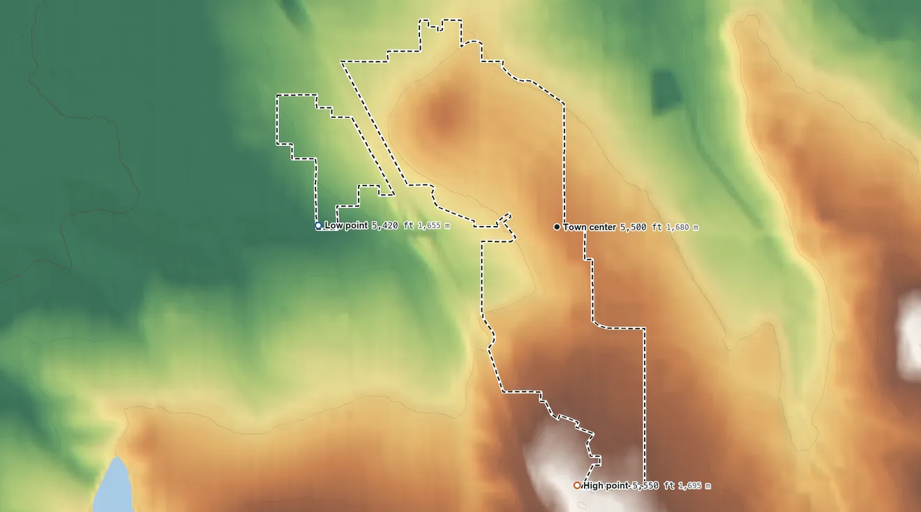 Topographic elevation map of Holly Hills, Colorado, shaded from 5,420 ft on the west side to 5,550 ft on the south side
