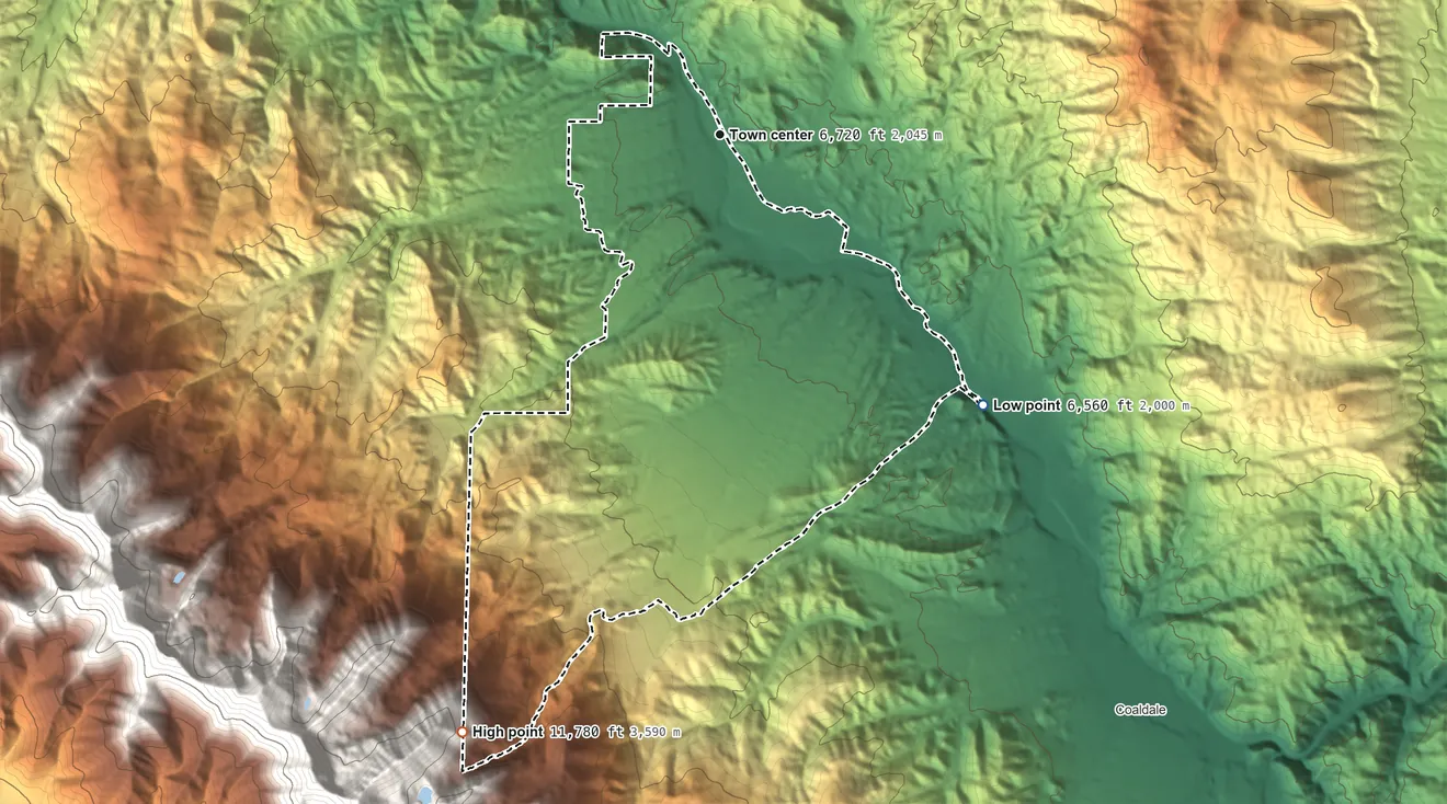 Topographic elevation map of Howard, Colorado, shaded from 6,560 ft on the southeast side to 11,780 ft on the southwest edge, below higher ground just outside