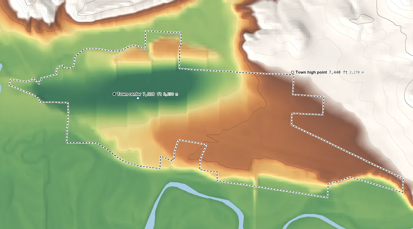 Topographic elevation map of Kremmling, Colorado, shaded from 7,320 ft near the middle to 7,440 ft on the east edge, below higher ground just outside