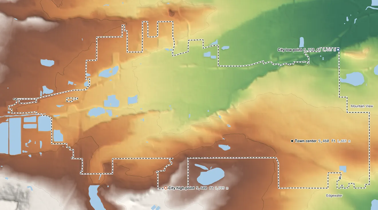 Topographic elevation map of Wheat Ridge, Colorado, shaded from 5,270 ft on the northeast side to 5,600 ft on the west side