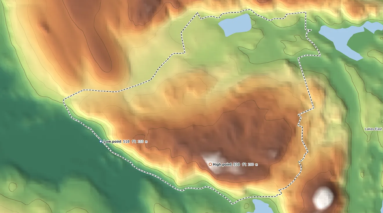 Topographic elevation map of Lakes West, Connecticut, shaded from 510 ft on the west side to 930 ft on Seth Low Mountain