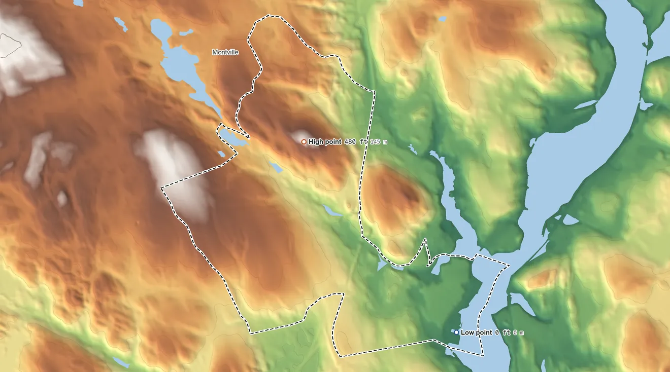Topographic elevation map of Oxoboxo River, Connecticut, shaded from sea level level on Horton Cove to 480 ft on Crandall Hill
