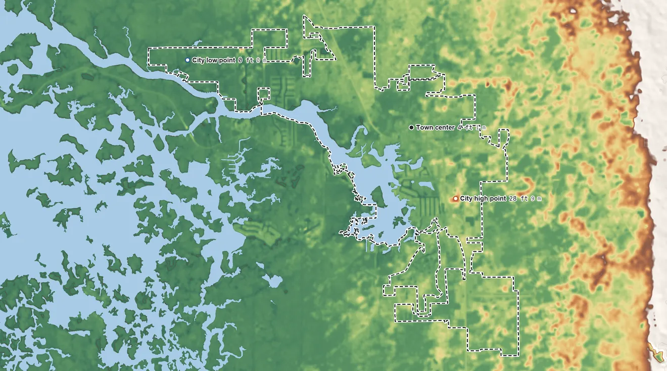 Topographic elevation map of Crystal River, Florida, shaded from sea level level on the Crystal River to 28 ft on the southeast side