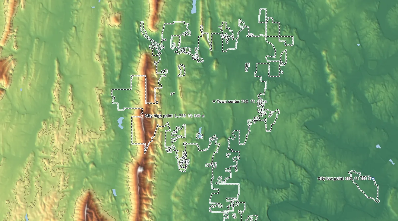 Topographic elevation map of Dalton, Georgia, shaded from 650 ft on the southeast side to 1,770 ft on Rocky Face Mountain
