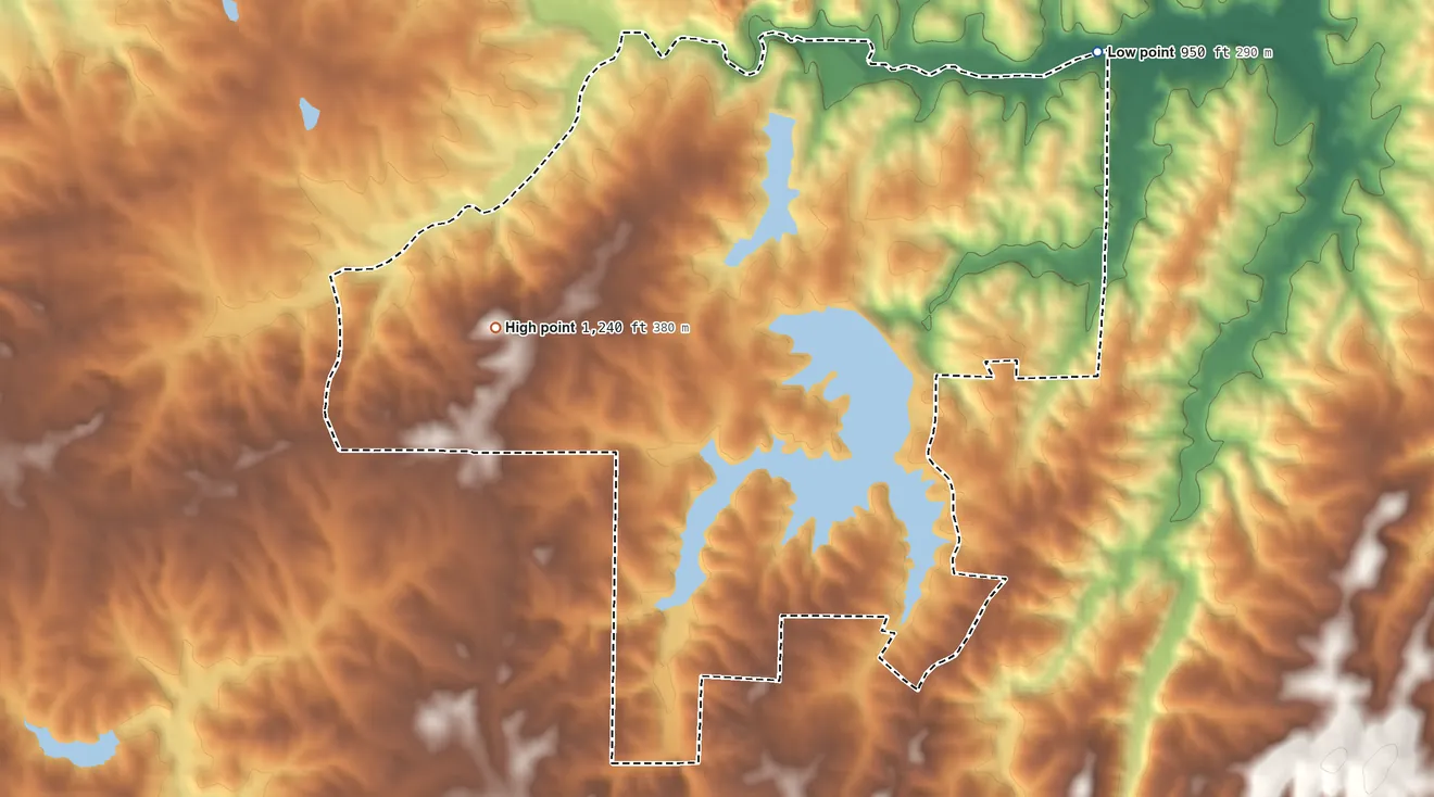 Topographic elevation map of Fairfield Plantation, Georgia, shaded from 950 ft on the northeast side to 1,240 ft on the west side