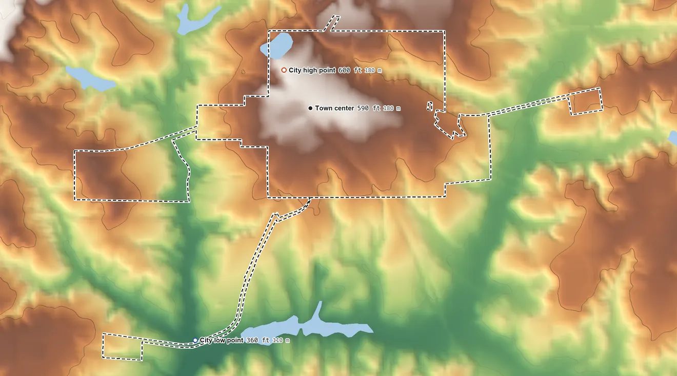 Topographic elevation map of Lumpkin, Georgia, shaded from 360 ft on the southwest side to 600 ft near the middle