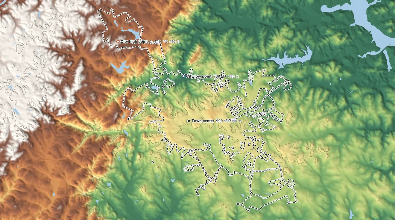 Topographic elevation map of Toccoa, Georgia, shaded from 780 ft on the north side to 1,440 ft on the northwest side