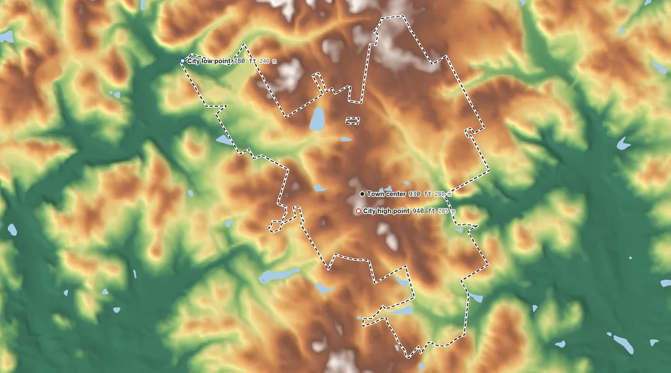 Topographic elevation map of Walnut Grove, Georgia, shaded from 780 ft on the northwest side to 940 ft near the middle