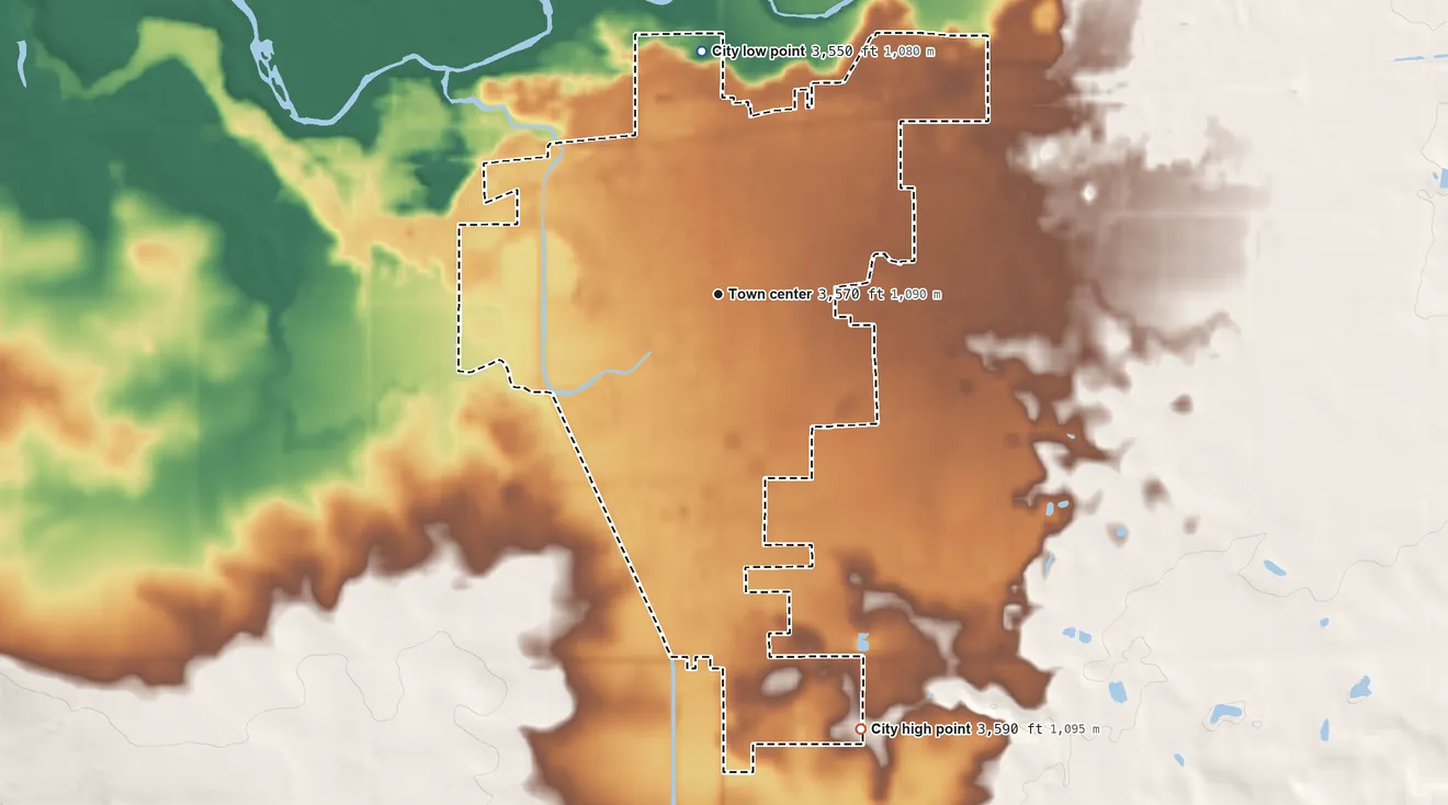 Topographic elevation map of Gooding, Idaho, shaded from 3,550 ft on the north side to 3,590 ft on the south side