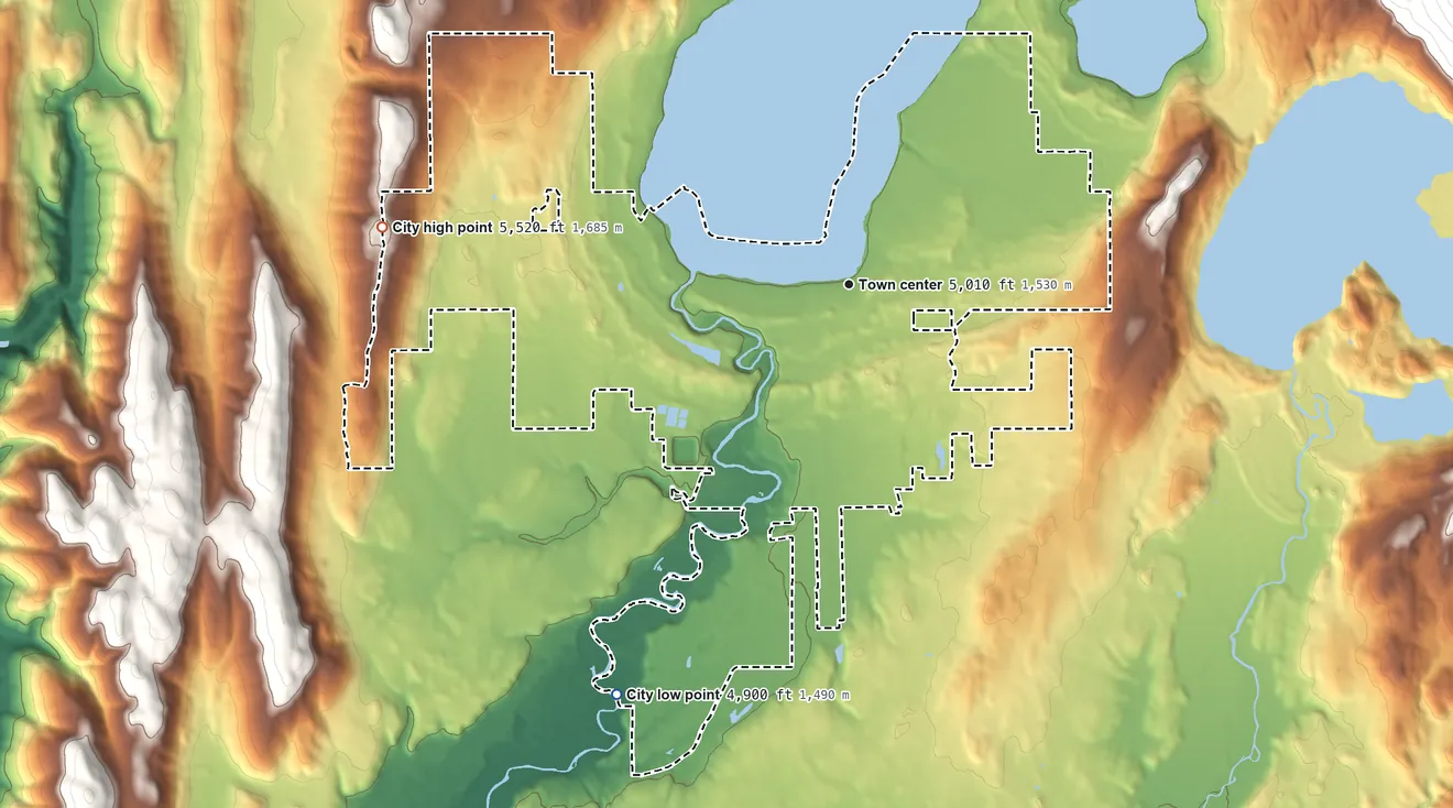 Topographic elevation map of McCall, Idaho, shaded from 4,900 ft on the southwest side to 5,520 ft on the west side