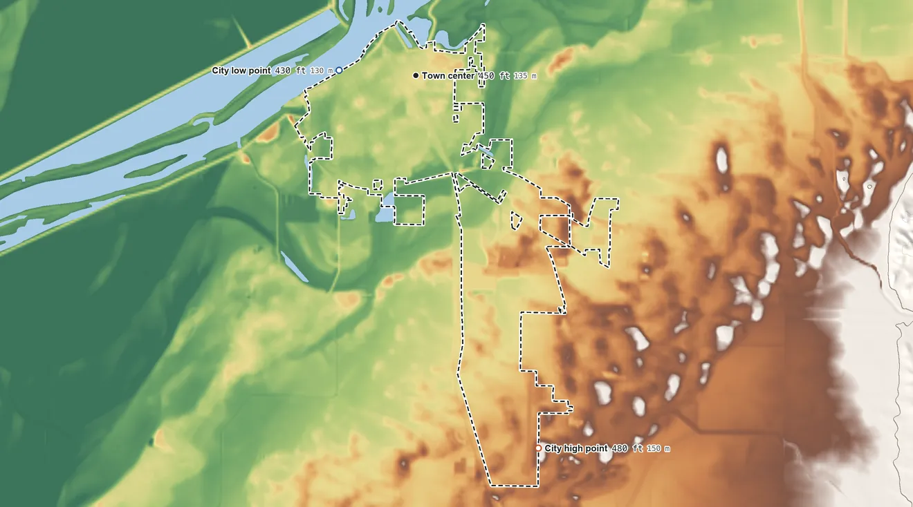 Topographic elevation map of Beardstown, Illinois, shaded from 430 ft on the west side to 480 ft on the south side