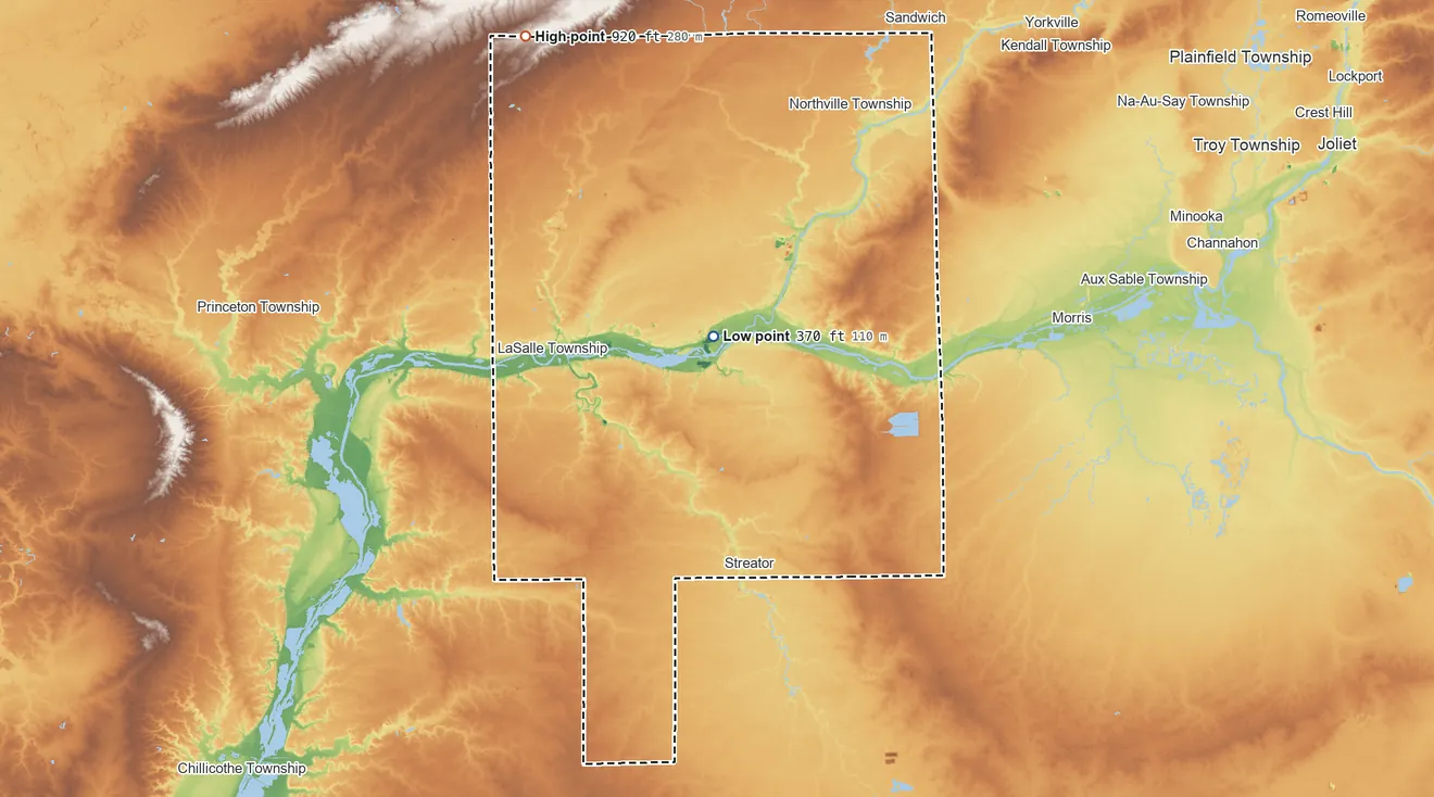 Topographic elevation map of LaSalle County, Illinois, shaded from 370 ft near the middle to 920 ft on the northwest side