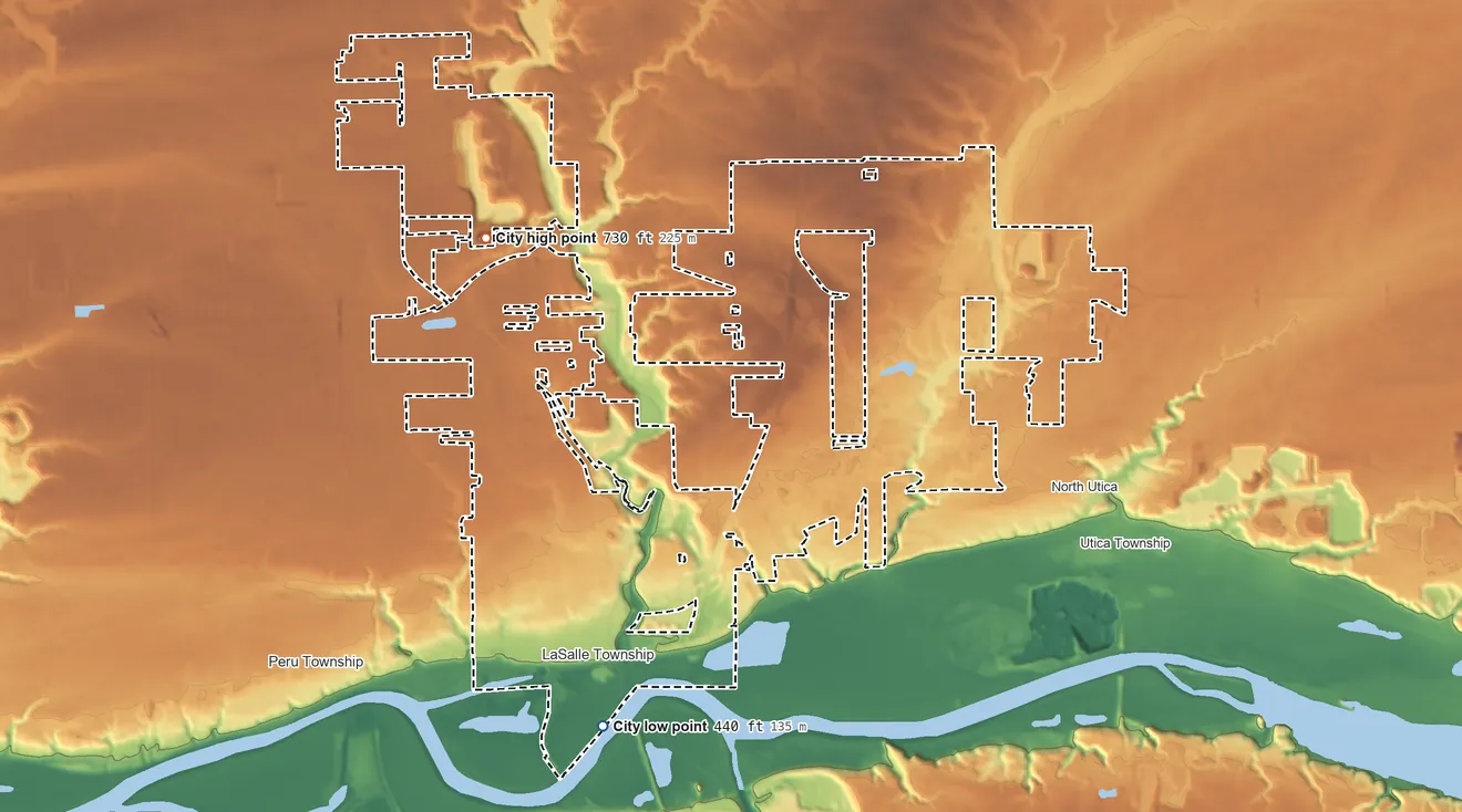 Topographic elevation map of LaSalle, Illinois, shaded from 440 ft on the south side to 730 ft on the north side