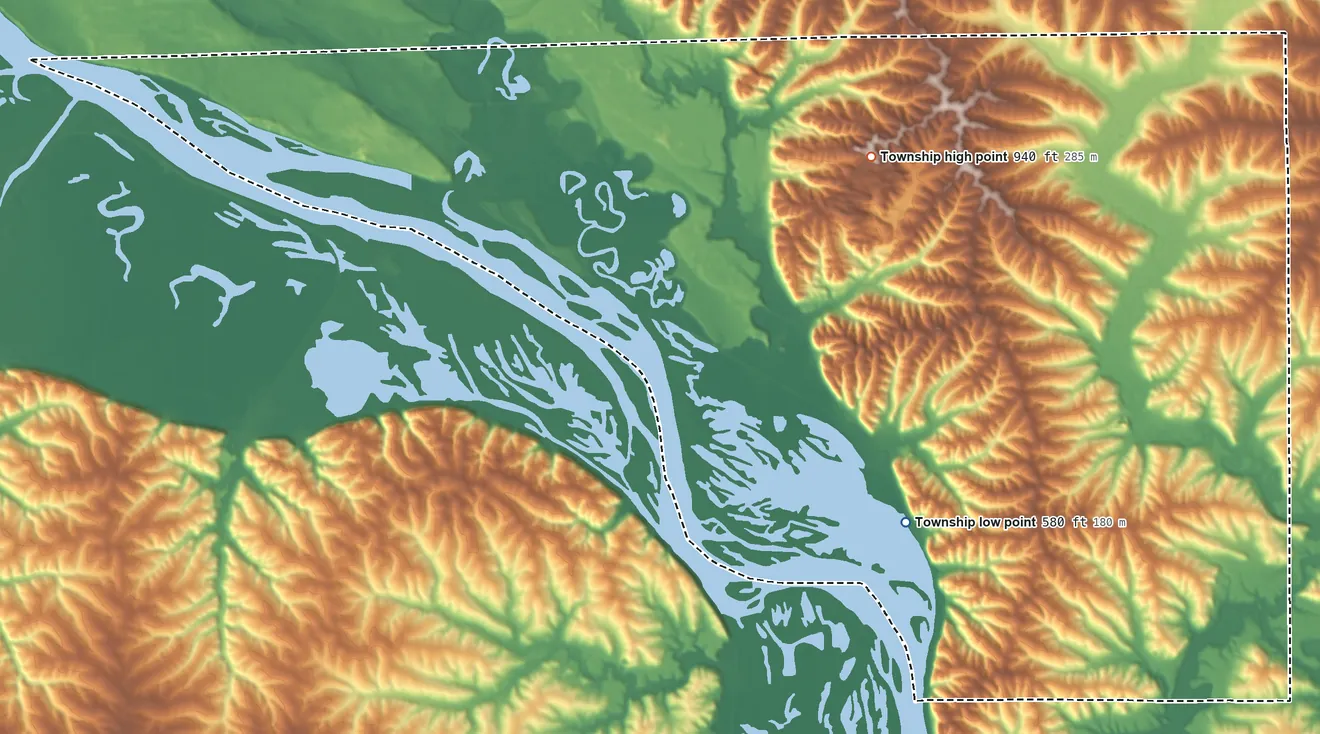 Topographic elevation map of Washington Township, Carroll County, Illinois, shaded from 580 ft near the middle to 940 ft on the north side