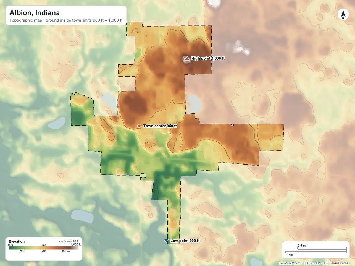 Topographic elevation map of Albion, Indiana, shaded from 900 ft on the south side to 1,000 ft on the northeast side