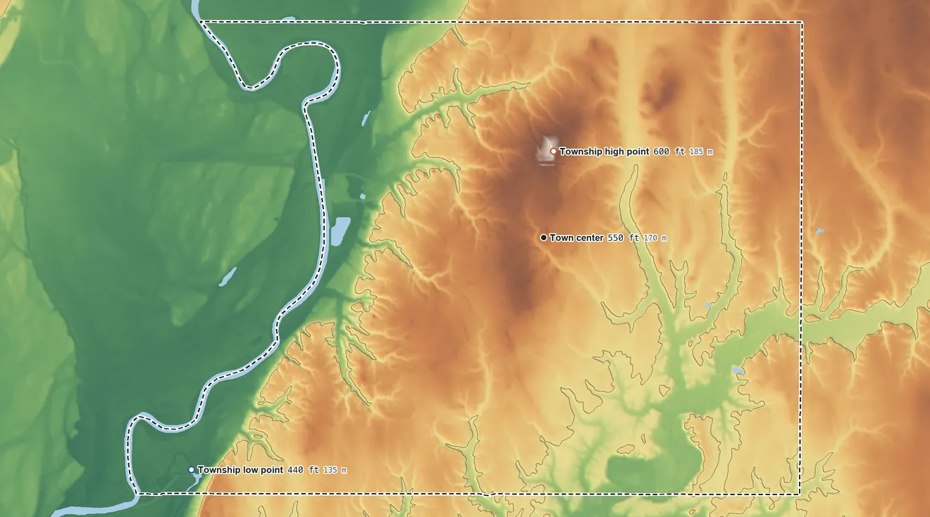 Topographic elevation map of Fairbanks Township, Indiana, shaded from 440 ft on the southwest side to 600 ft on the north side