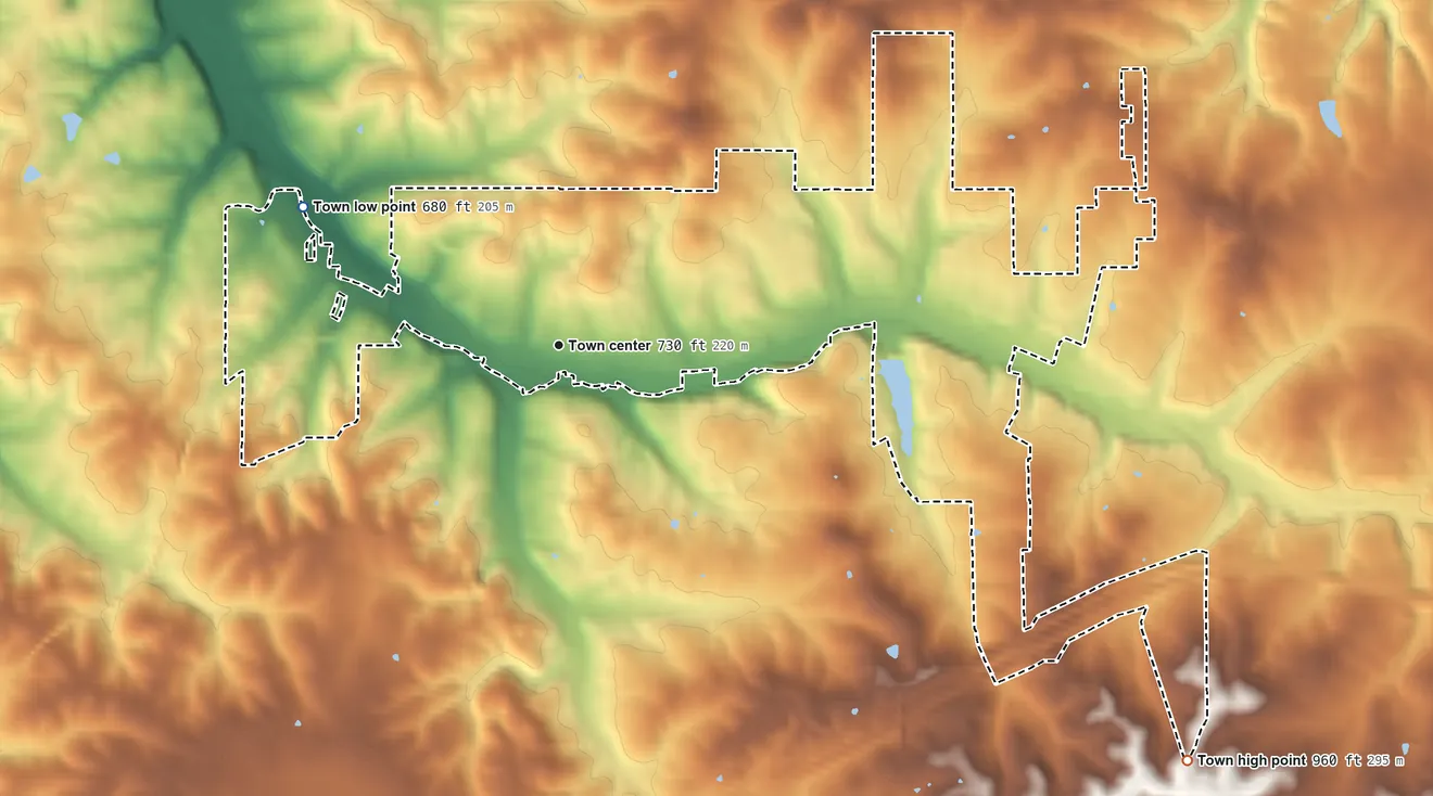 Topographic elevation map of Georgetown, Indiana, shaded from 680 ft on the northwest side to 960 ft on the southeast side