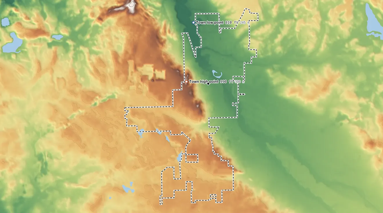 Topographic elevation map of Middlebury, Indiana, shaded from 810 ft on the north side to 990 ft near the middle