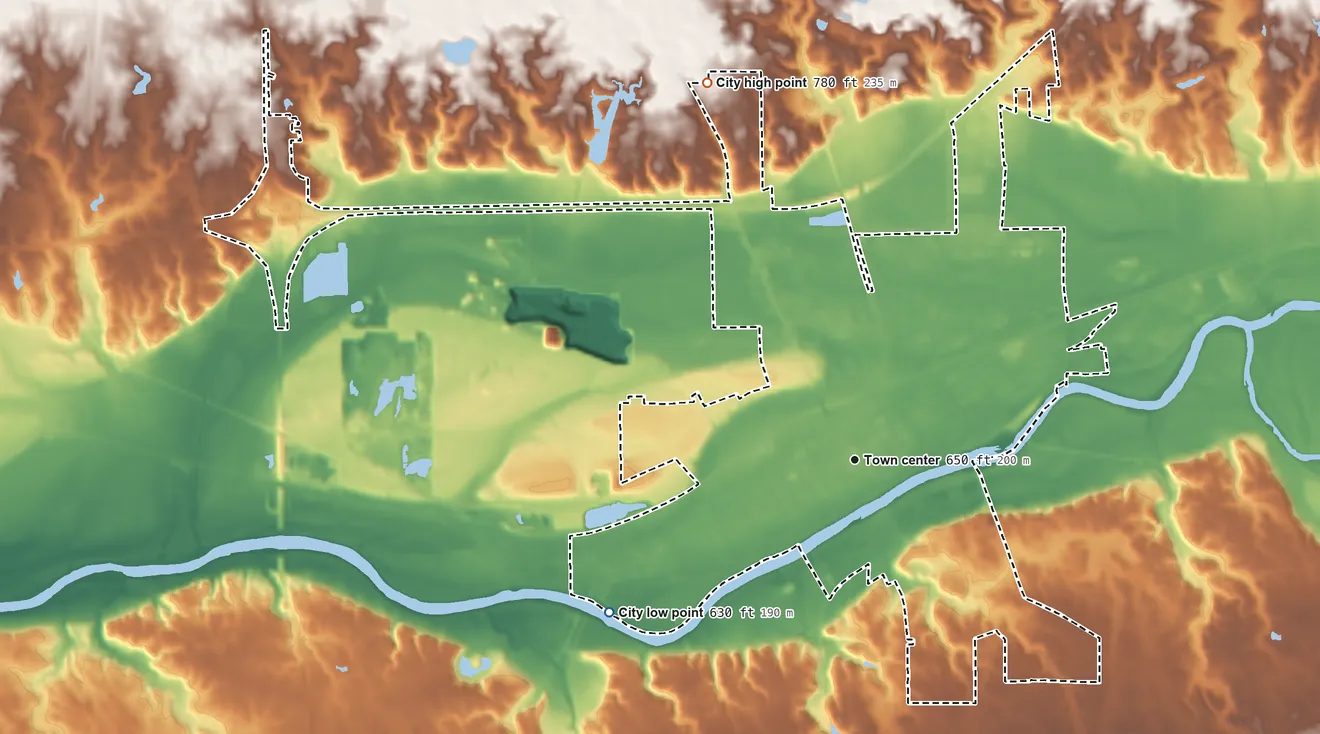 Topographic elevation map of Peru, Indiana, shaded from 630 ft on the southwest side to 780 ft on the north side