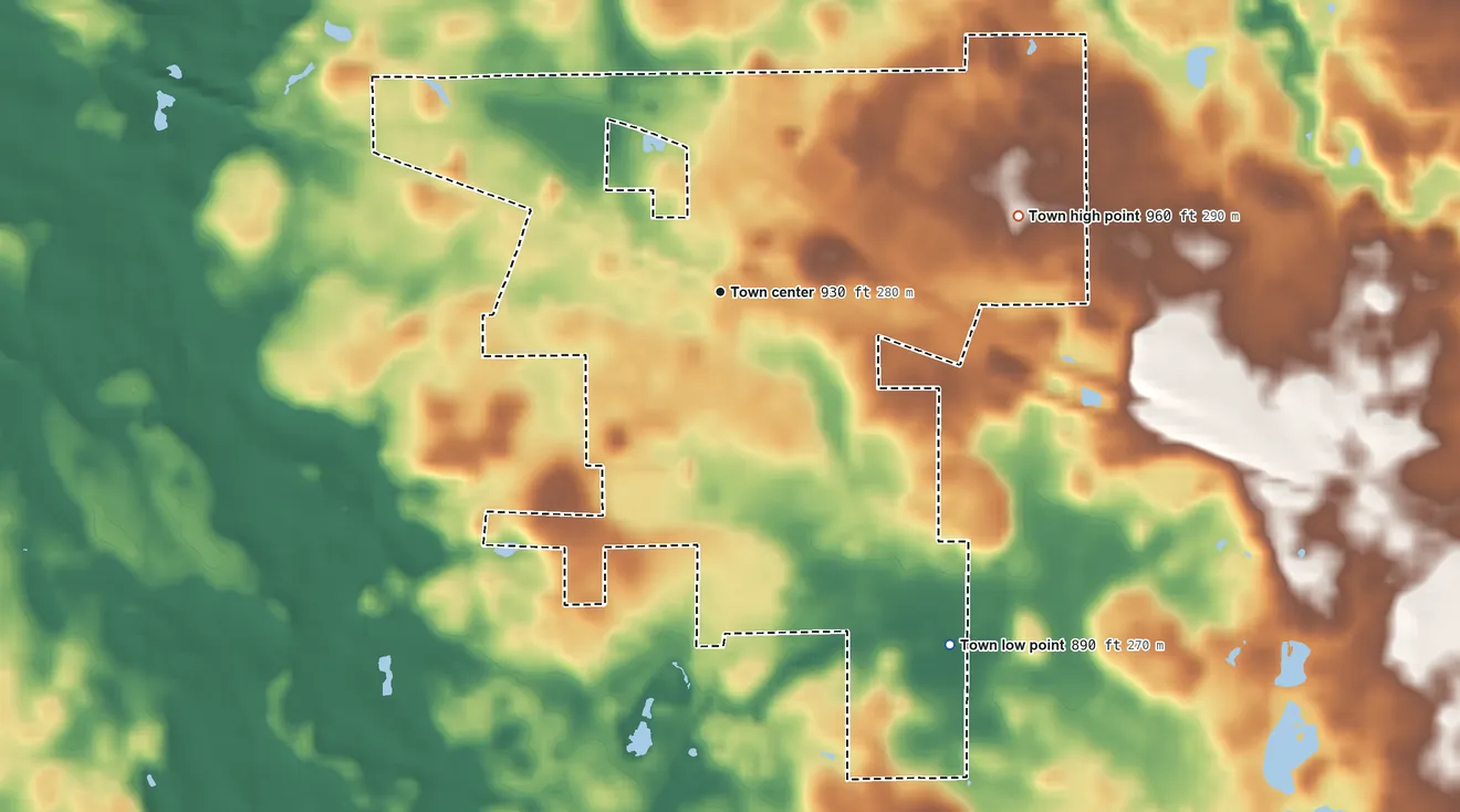 Topographic elevation map of Pierceton, Indiana, shaded from 890 ft on the southeast side to 960 ft on the east side