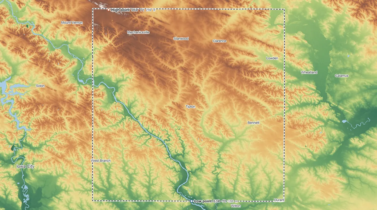 Topographic elevation map of Cedar County, Iowa, shaded from 630 ft on the south side to 960 ft on the northwest side