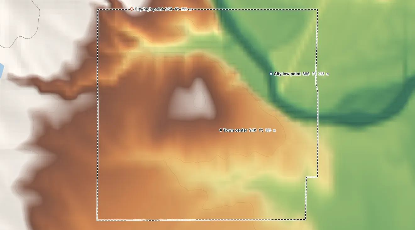 Topographic elevation map of Davis City, Iowa, shaded from 880 ft on the northeast side to 960 ft on the northwest side