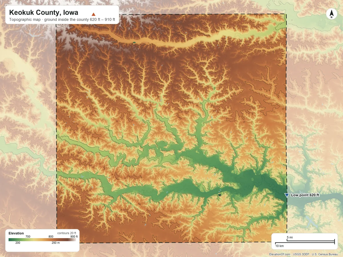 Topographic elevation map of Keokuk County, Iowa, shaded from 620 ft on the southeast side to 910 ft on the northwest side