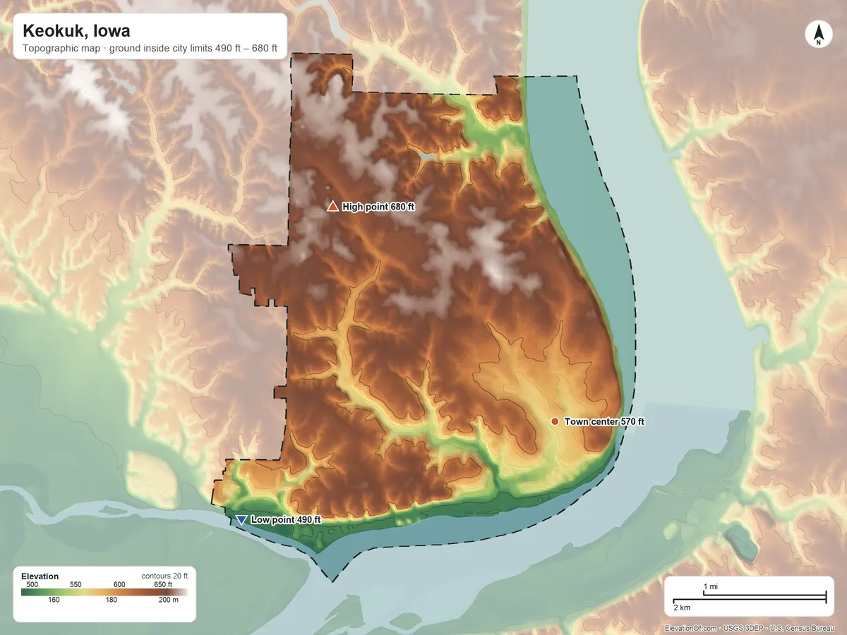 Topographic elevation map of Keokuk, Iowa, shaded from 490 ft on the west side to 680 ft on the northwest side