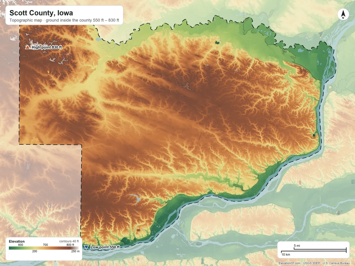 Topographic elevation map of Scott County, Iowa, shaded from 550 ft on the southwest side to 830 ft on the northwest side