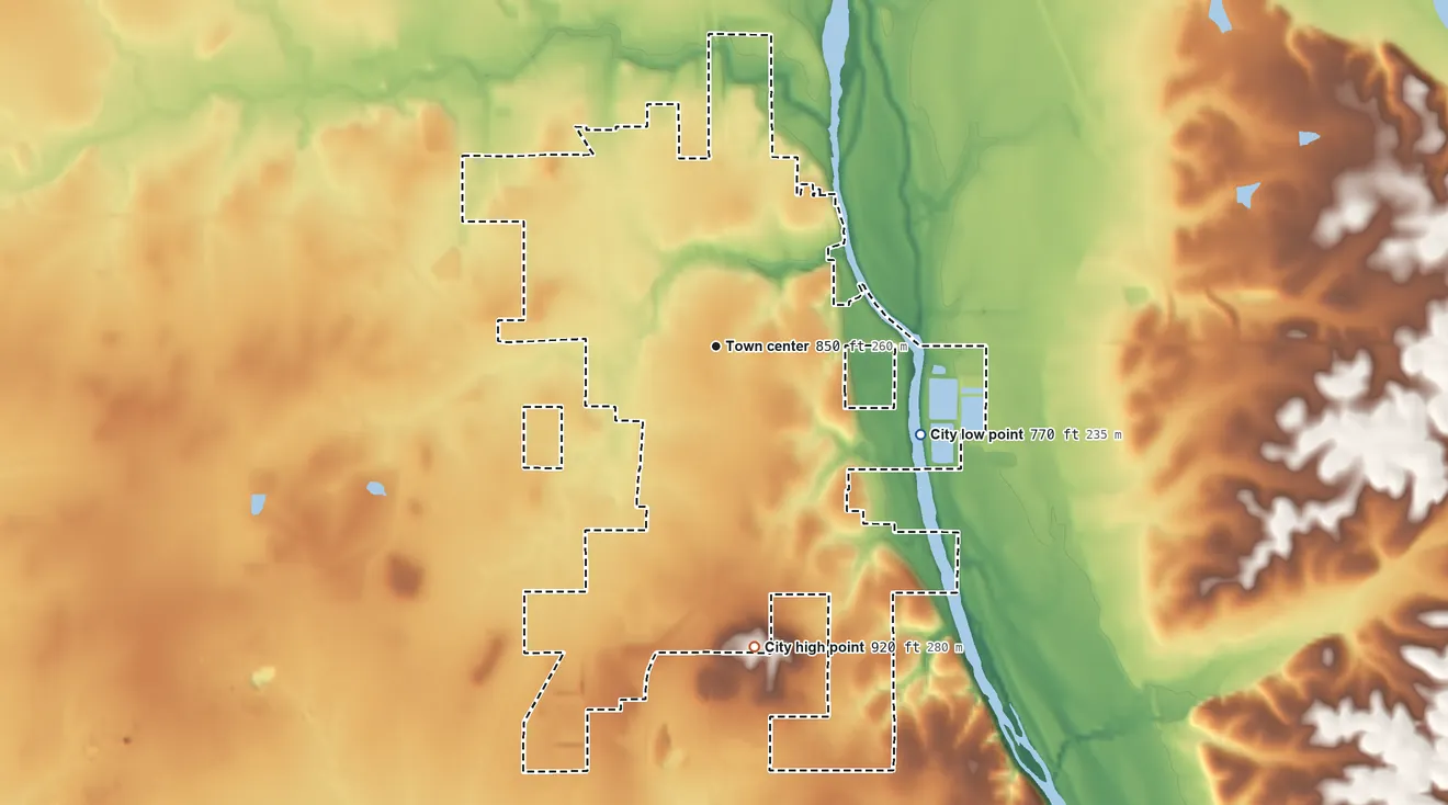 Topographic elevation map of Baxter Springs, Kansas, shaded from 770 ft on the southeast side to 920 ft on the south side