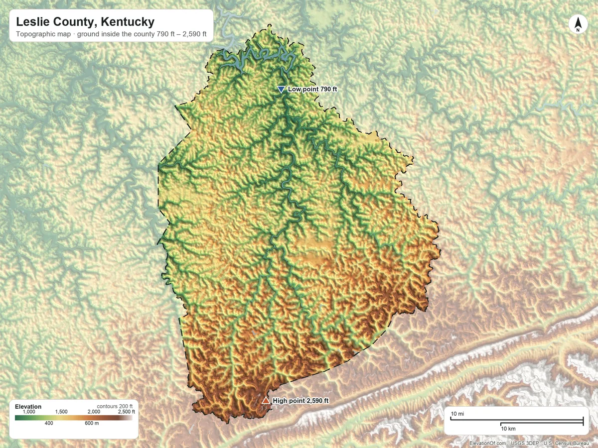 Topographic elevation map of Leslie County, Kentucky, shaded from 790 ft on the north side to 2,590 ft on Chestnut Knob