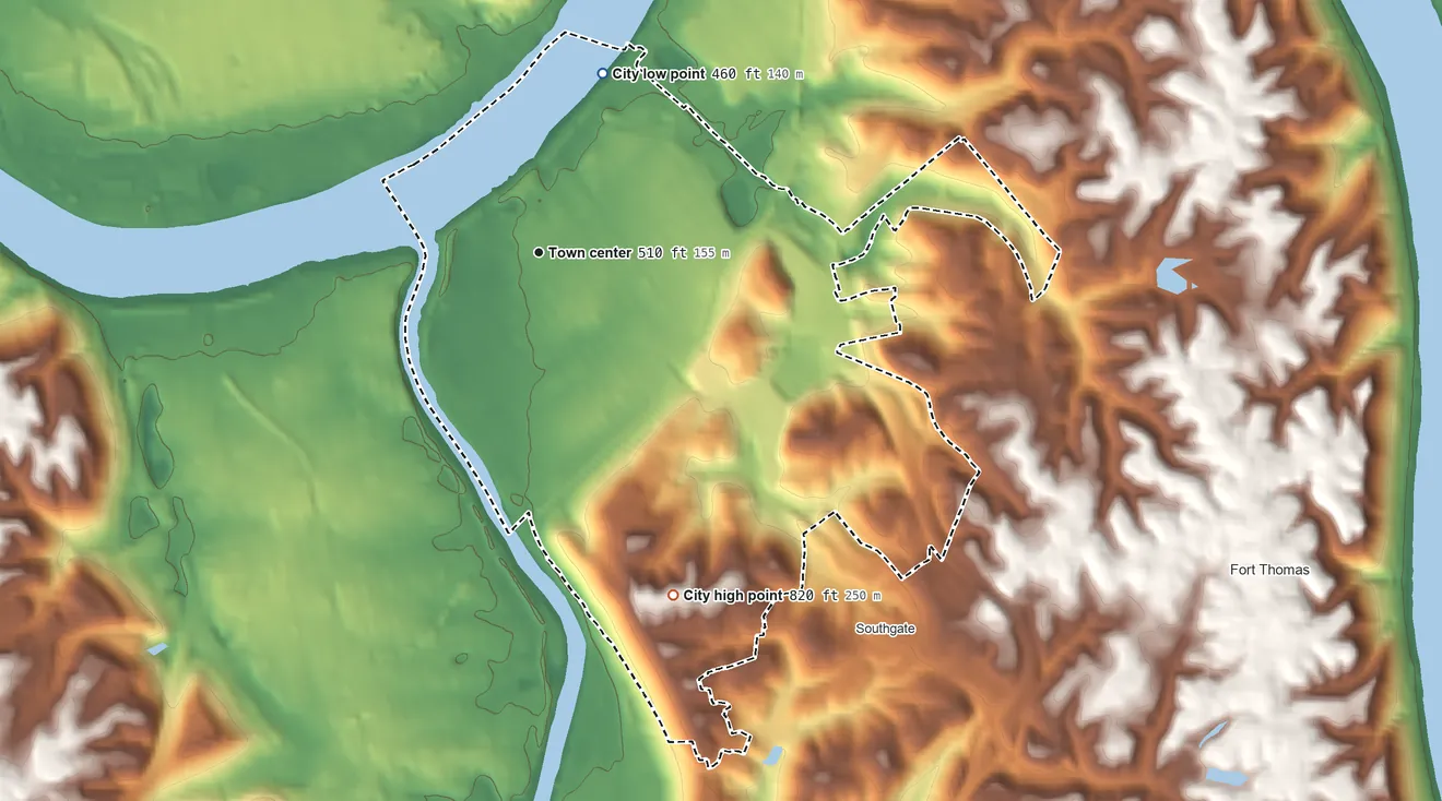 Topographic elevation map of Newport, Kentucky, shaded from 460 ft on the north side to 820 ft on the south side