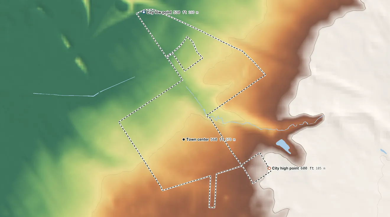 Topographic elevation map of St. Regis Park, Kentucky, shaded from 530 ft on the north side to 600 ft on the east side