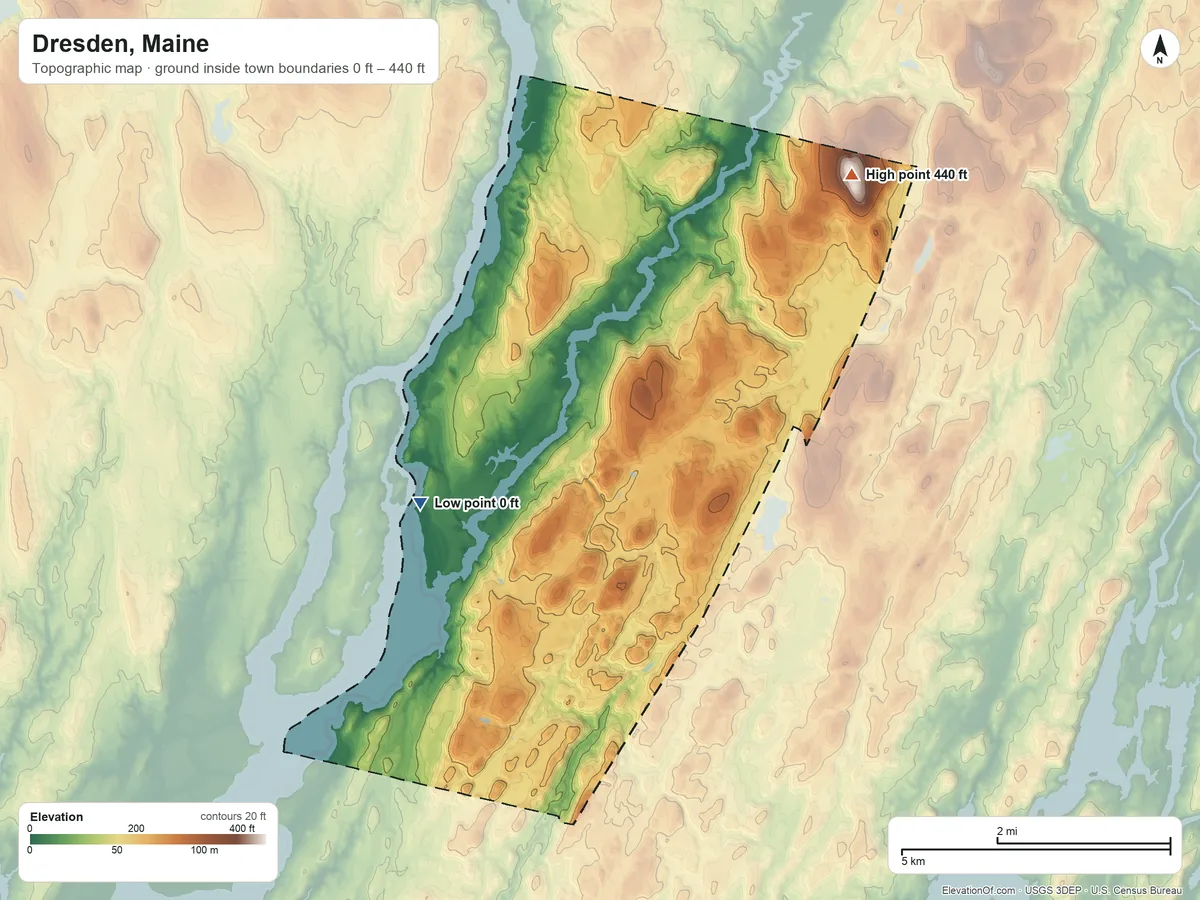 Topographic elevation map of Dresden, Maine, shaded from 0 ft on the southwest side to 440 ft on Blinn Hill