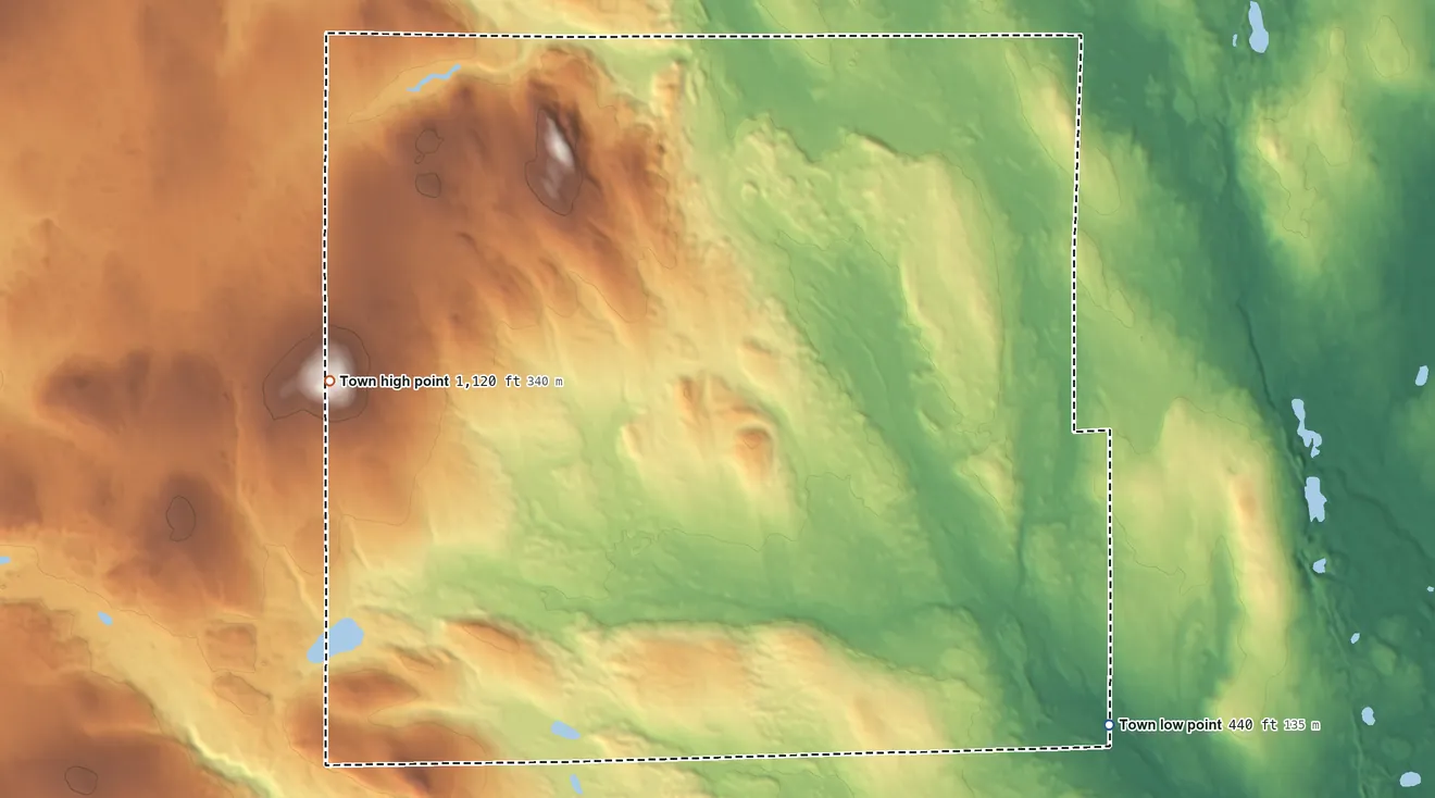 Topographic elevation map of Hammond, Maine, shaded from 440 ft on the east side to 1,120 ft on the northwest side