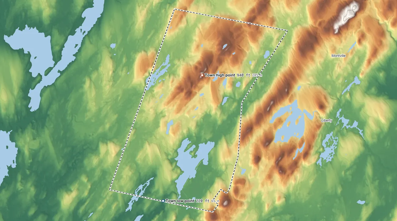 Topographic elevation map of Palermo, Maine, shaded from 220 ft on the south side to 940 ft on the north side