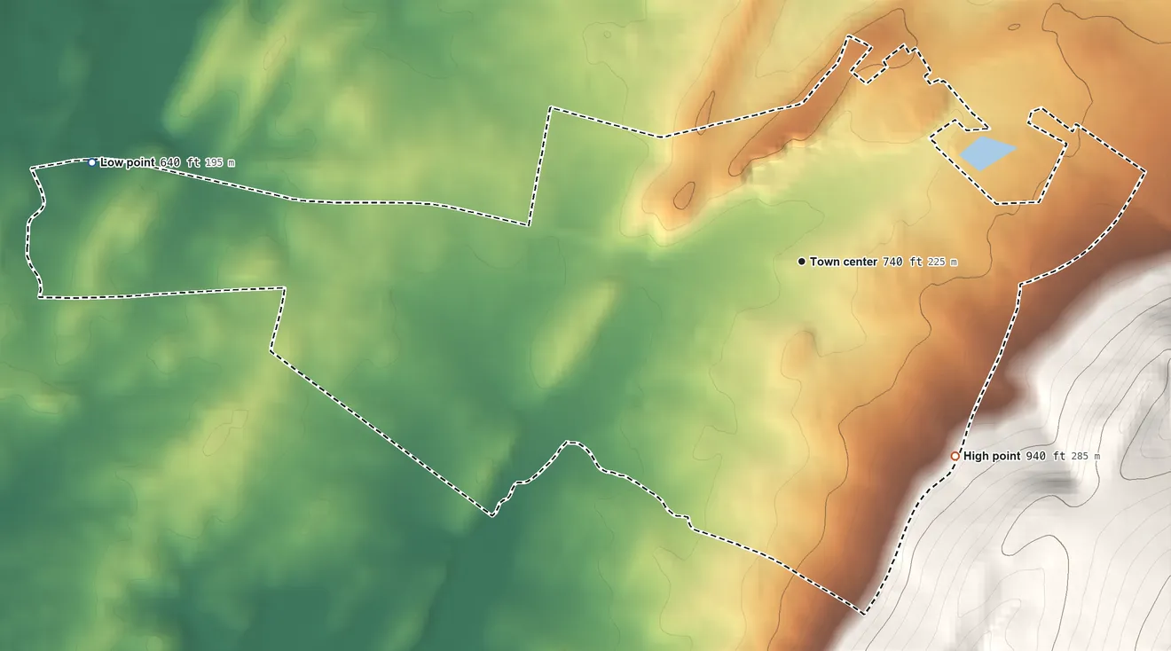 Topographic elevation map of Cavetown, Maryland, shaded from 640 ft on the west side to 940 ft on the southeast edge, below higher ground just outside